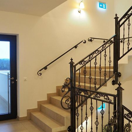 Mattone Aparthotel Lanzenkirchen Bagian luar foto