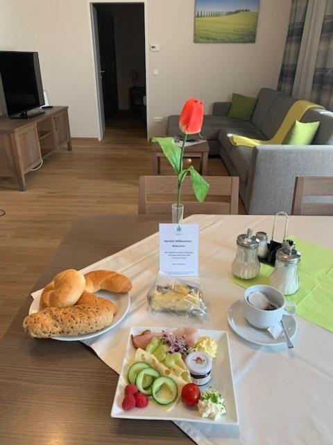 Mattone Aparthotel Lanzenkirchen Bagian luar foto