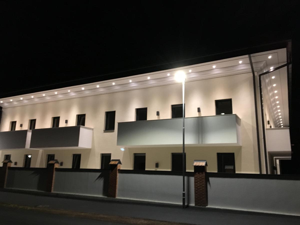 Mattone Aparthotel Lanzenkirchen Bagian luar foto