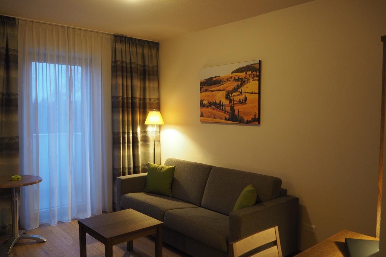 Mattone Aparthotel Lanzenkirchen Bagian luar foto